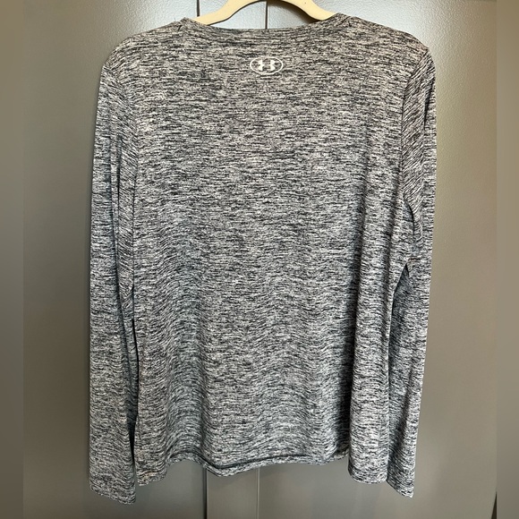 Women’s Under Armour Long Sleeve HeatGear - Picture 3 of 8